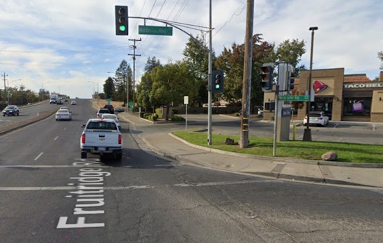 Over 1,000 SMUD Customers Face Power Outage After Car Strikes Pole in South Oak Park, Sacramento