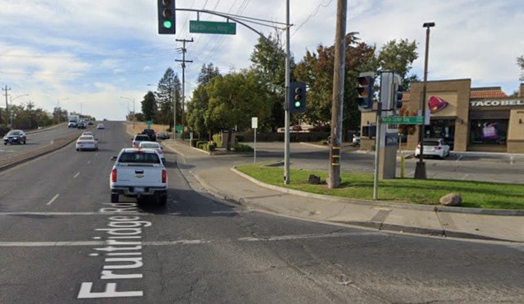 Over 1,000 SMUD Customers Face Power Outage After Car Strikes Pole in South Oak Park, Sacramento