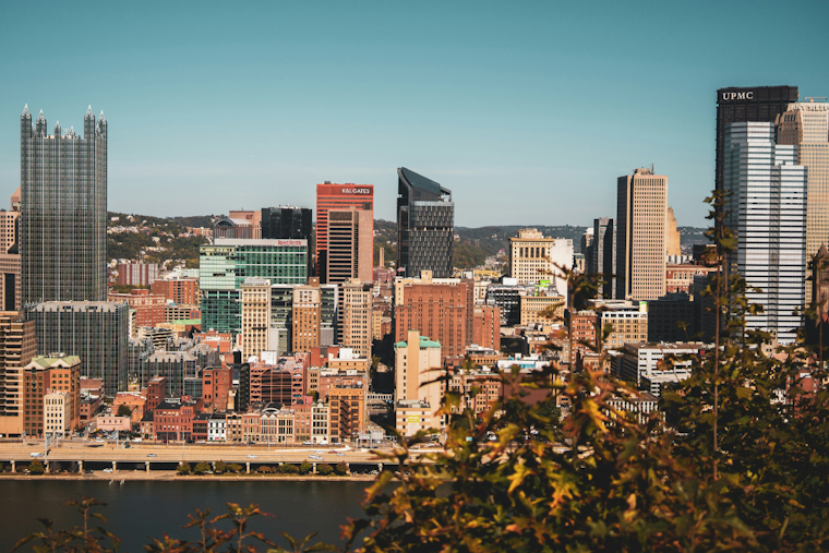 Pittsburgh Welcomes Above-Normal Warmth, Clear Skies Ahead of Weekend Weather Shift
