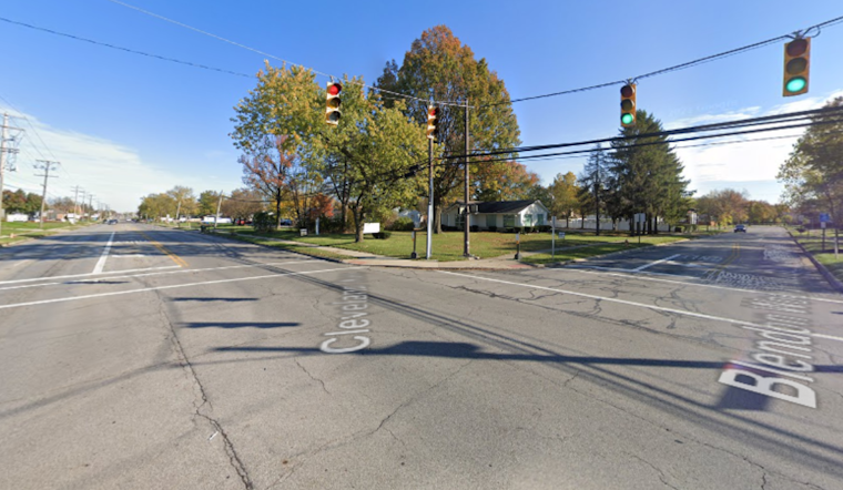 Police Cruiser and Two Vehicles Involved in Injury Collision on Cleveland Ave in Columbus