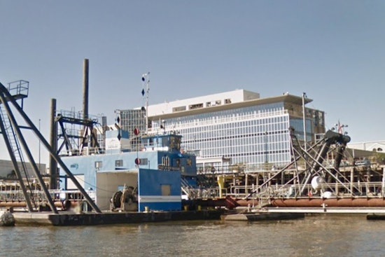 Ports Paralyzed from New Orleans to the East Coast as Dockworkers Demand Higher Pay and Ban on Automation