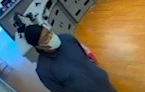 Public's Assistance Sought in Identifying Suspect in Daytime Armed Robbery in Southeast D.C.
