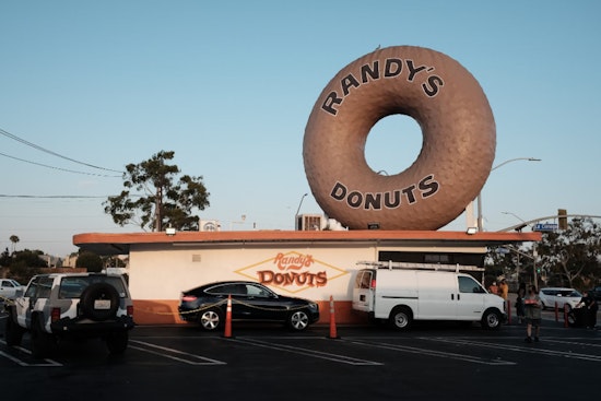 Randy's Donuts Sprinkles Joy in Gilbert with New Location and Grand Opening Giveaways