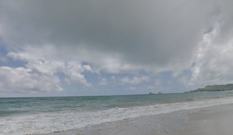 Rescue Team Swiftly Aids Injured Kiteboarder Off Kailua Beach After Collision With Popoia Island