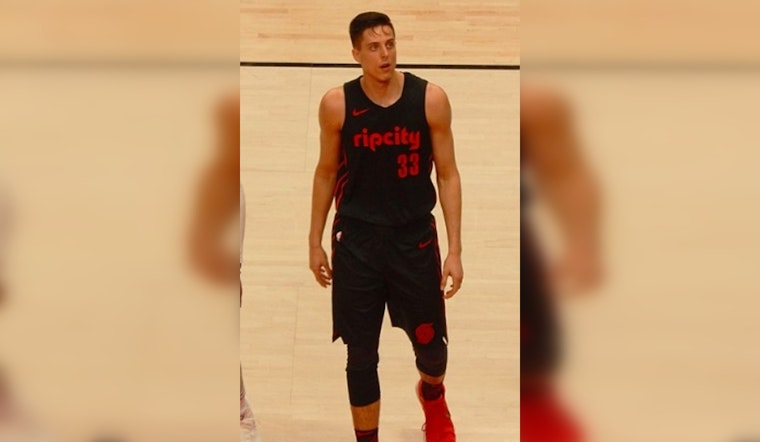 San Antonio Spurs Fall to Houston Rockets 129-107 in Preseason Finale Despite Rookie Castle's Strong Performance