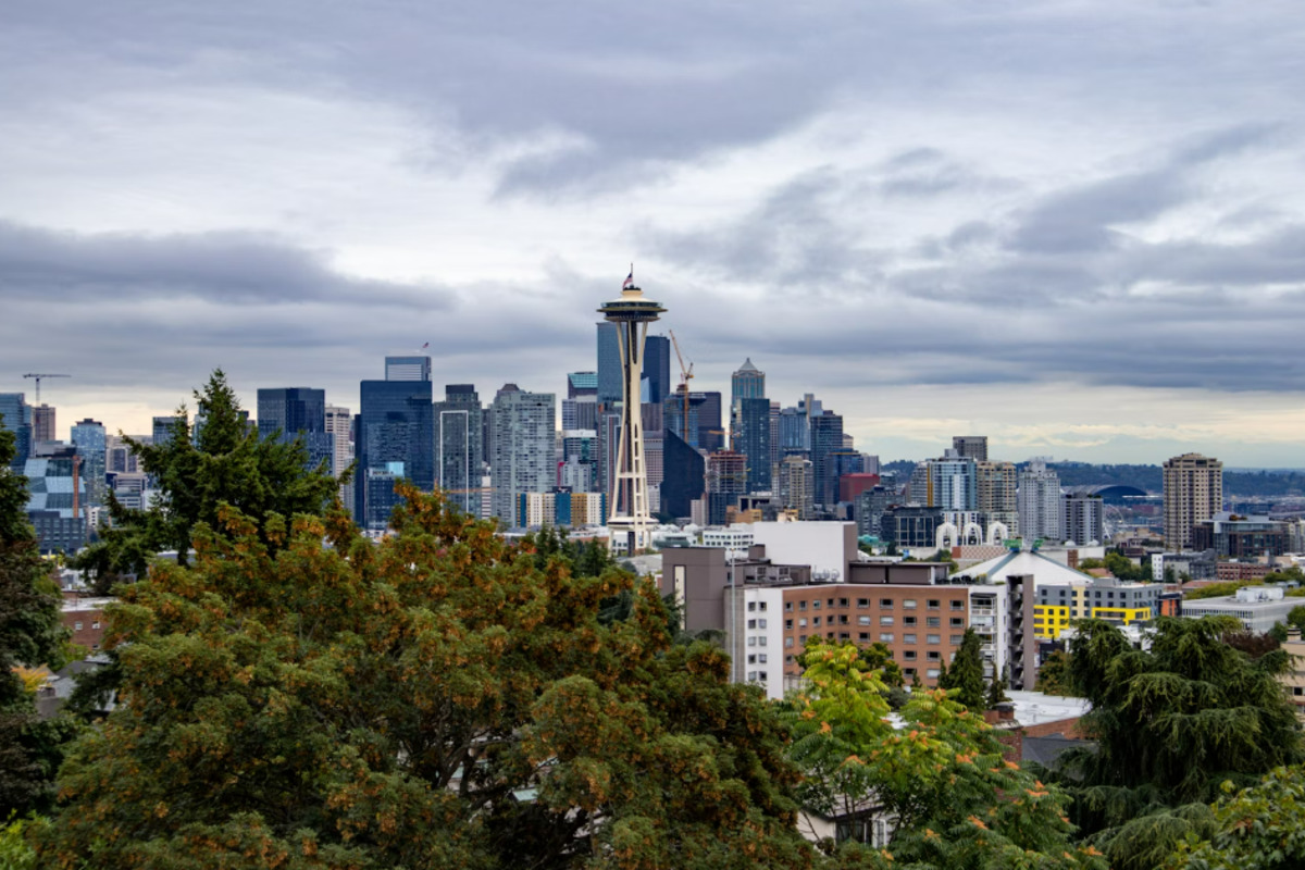 Seattle Braces for Showers and Clouds with Chances of Sunshine Briefly