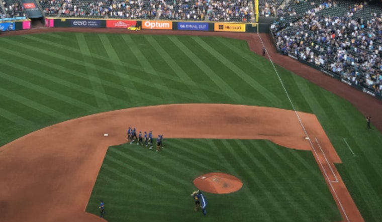 Seattle Mariners' Dylan Moore and Cal Raleigh Named Gold Glove Award Finalists