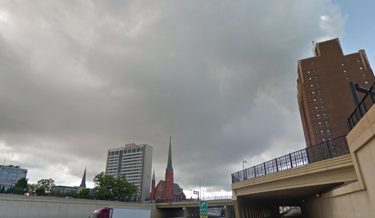 Showers, Strong Winds, and Frost Expected in Milwaukee and Surrounding Areas