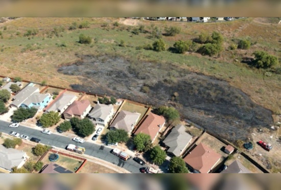Southeast Austin Residents Safe After Firefighters Quickly Contain Nearby Grass Fire