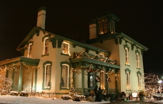 Sterling Heights Library and Historical Commission Host Victorian Christmas Photo Booth Event at Upton House Museum