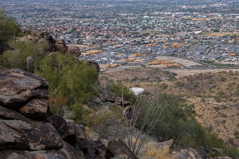 Sunny Skies Ahead: Phoenix Residents to Enjoy Pleasant Weather with Possible Weekend Showers
