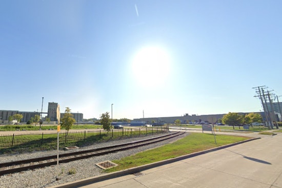 Sunny Skies and Rising Temps Grace Milwaukee, NWS Predicts Ideal Week Ahead With Mild Fire Risk West of Madison