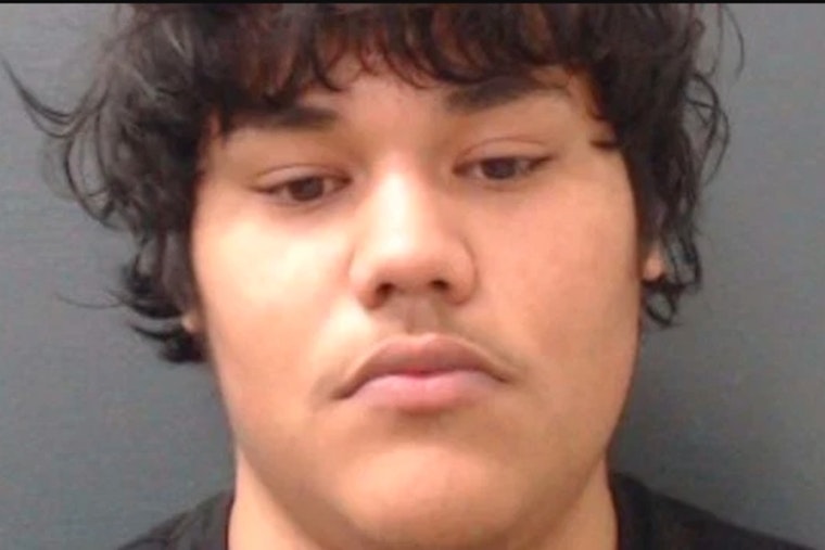 Suspect in New Braunfels Applebee’s Fatal Shooting Surrenders, Facing Murder Charges