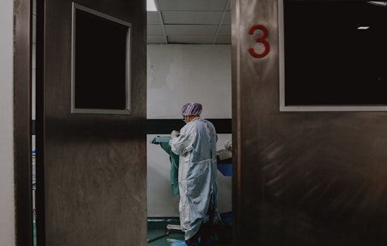 Texas OB/GYNs Consider Exiting Practice Amid Abortion Law Constraints, Survey Reveals