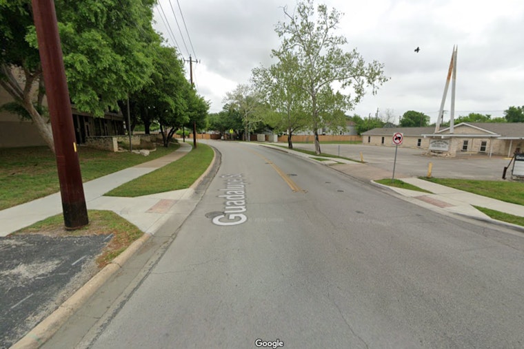 Two Injured as Vehicle Strikes Tree in North Austin, Causes Traffic Delays