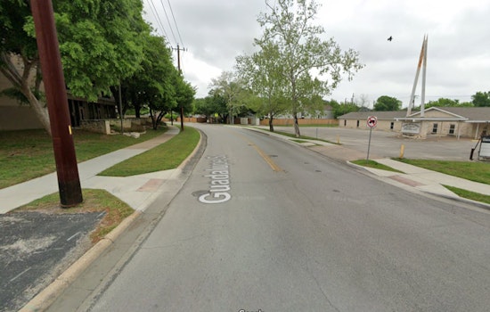 Two Injured as Vehicle Strikes Tree in North Austin, Causes Traffic Delays