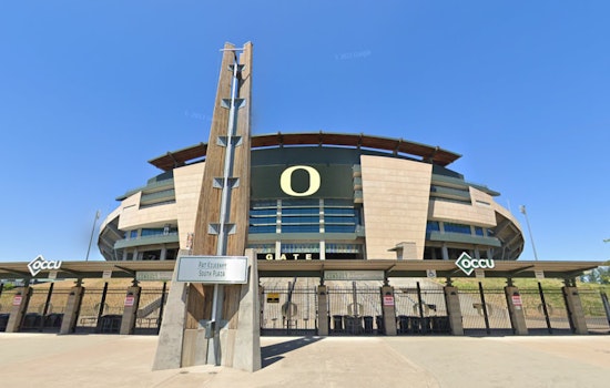 Undefeated Oregon Ducks Gear Up for High-Stakes Battle with Ohio State Buckeyes at Autzen Stadium