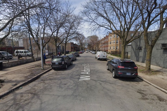 Unidentified Man Fatally Shot on West Side of Chicago, Police Seek Suspect
