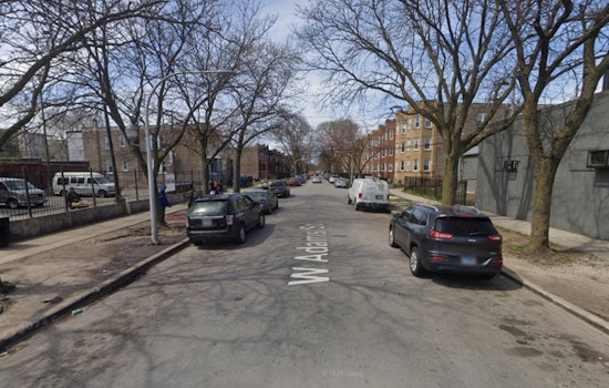 Unidentified Man Fatally Shot on West Side of Chicago, Police Seek Suspect