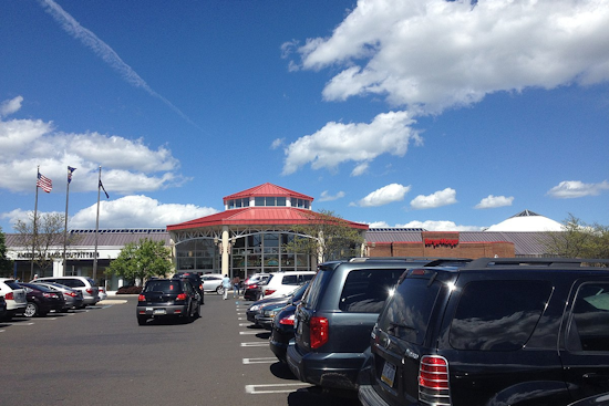Willow Grove Park Mall in Pennsylvania Institutes Parental Supervision Policy for Teens After 5 PM
