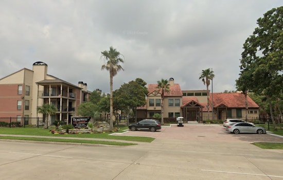 Woman Fatally Shot in Seabrook Apartment, Young Children Found Unharmed as Police Search for Suspect