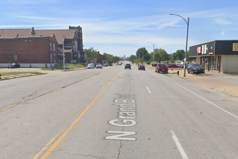 Woman Injured in Stabbing Near St. Louis Liquor Store, Police Seek Information