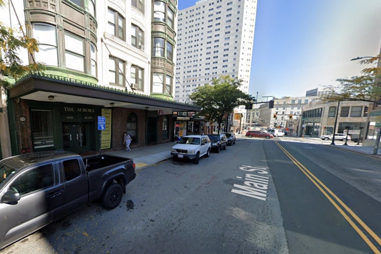 Worcester Community and Police Thwart Purse Snatching Attempt on Main St and Arrest Suspect