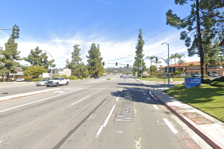 Young Woman Hospitalized Following Vehicle Collision in Allied Gardens, San Diego, Driver Cooperates with Police