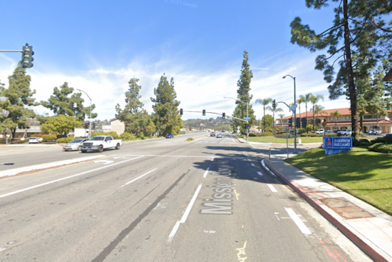 Young Woman Hospitalized Following Vehicle Collision in Allied Gardens, San Diego, Driver Cooperates with Police