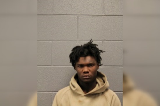 19-Year-Old Suspected of Multiple Armed Robberies Arrested in Chicago, Faces Court Proceedings