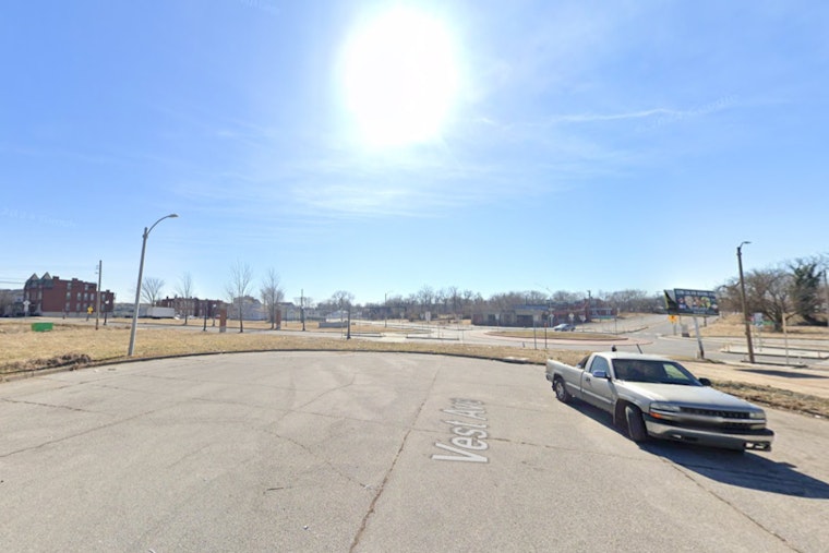 21-Year-Old Man Shot and Robbed in Hyde Park, St. Louis as Police Seek Suspect