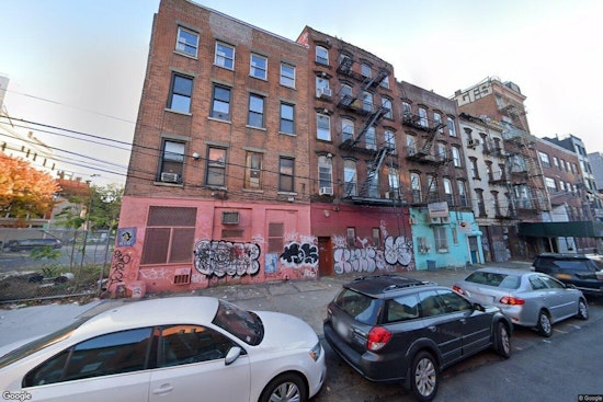 24-Year-Old Man Falls to Death from Fire Escape, Likely While Watching NYC Marathon Route in Brooklyn