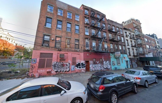 24-Year-Old Man Falls to Death from Fire Escape, Likely While Watching NYC Marathon Route in Brooklyn