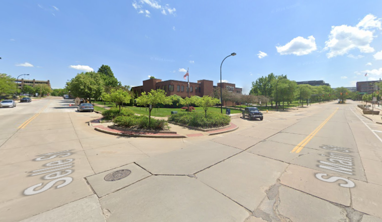 Akron Motorcyclist in Serious Condition After Crash on South Main Street