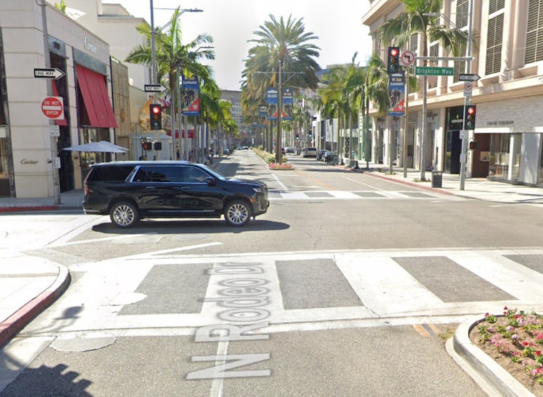Armed Thieves Rob Couple on Rodeo Drive, Beverly Hills in Daylight Heist