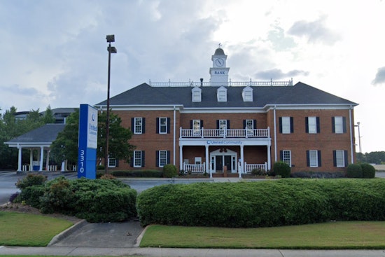 Atlanta Bank Employee Stabbed in Attempted Robbery, Police Seek Suspect