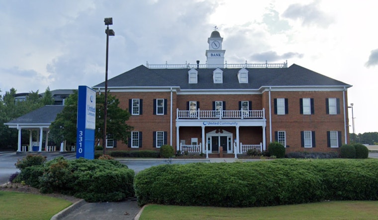 Atlanta Bank Employee Stabbed in Attempted Robbery, Police Seek Suspect