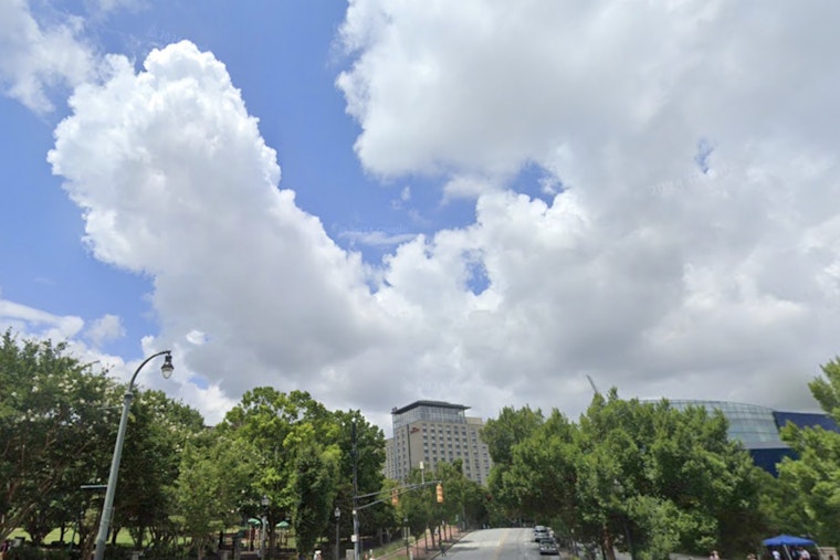 Atlanta's Week Ahead Features Cloudy Skies and Mild Temperatures with Possible Showers Midweek