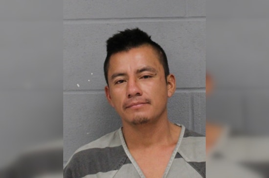 Austin Police Investigate Fatal Stabbing at South 1st Street C-Mart, Suspect Charged with 1st Degree Murder