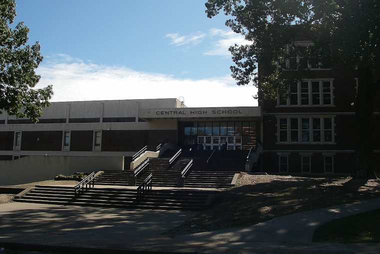 Central High School Student in Critical Condition After Memphis Shooting, Suspect Apprehended