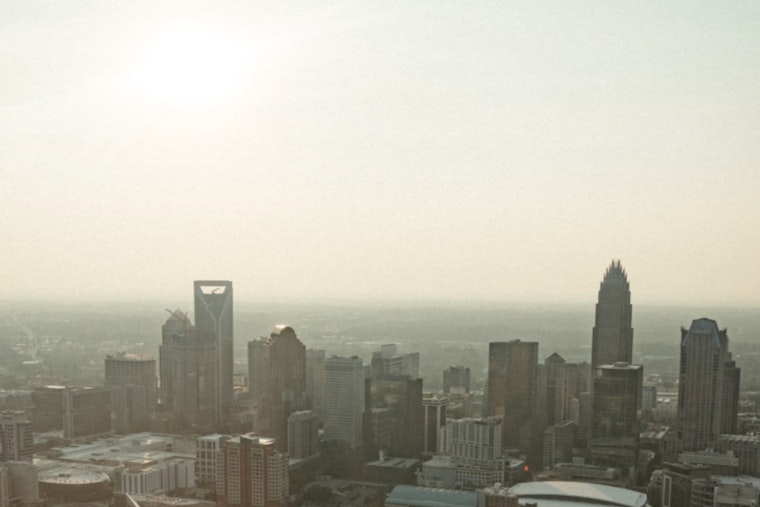 Charlotte-Area Commuters Cautioned as Dense Fog Strikes the Piedmont Region, Clears by 9 AM