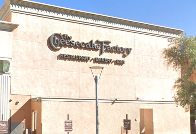 Cheesecake Factory Stands Firm Against Activist Investor's Call for Split, Touts Conglomerate Benefits