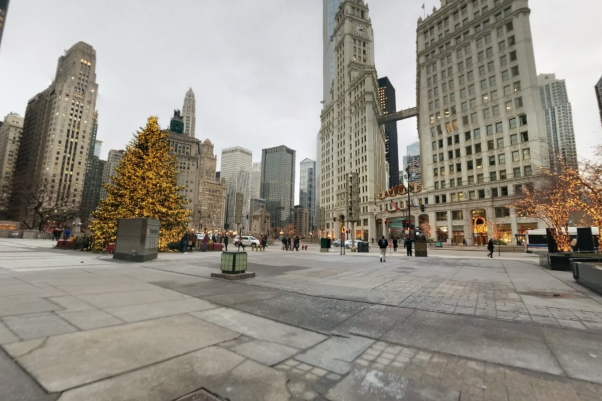 Chicago Ignites Holiday Spirit With Dazzling Magnificent Mile Lights