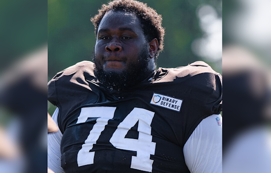 Cleveland Browns Re-Sign Tackle Geron Christian Amid Offensive Line Shakeup Due to Dawand Jones' Season-Ending Injury