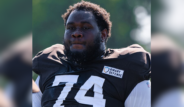 Cleveland Browns Re-Sign Tackle Geron Christian Amid Offensive Line Shakeup Due to Dawand Jones' Season-Ending Injury