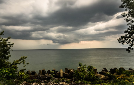 Cleveland Grapples with Gloomy Weather: Rain and Wind Advisory in Effect for Erie County