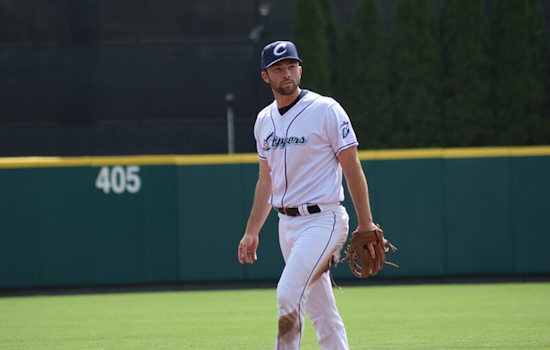 Cleveland Guardians' David Fry Sidelined for 2025 Season Opener Following Elbow Surgery in Dallas