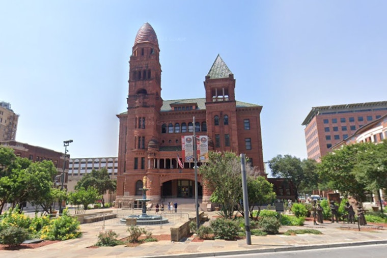Convicted Murderer Antoine Foster Briefly Escapes After Sentencing at Bexar County Courthouse, San Antonio