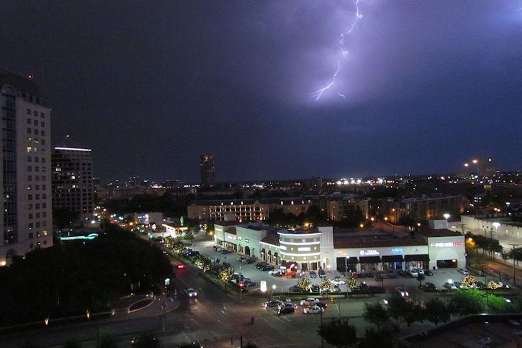 Dallas Braces for Thunderstorms and High Winds, Potential Flooding in Texoma Region