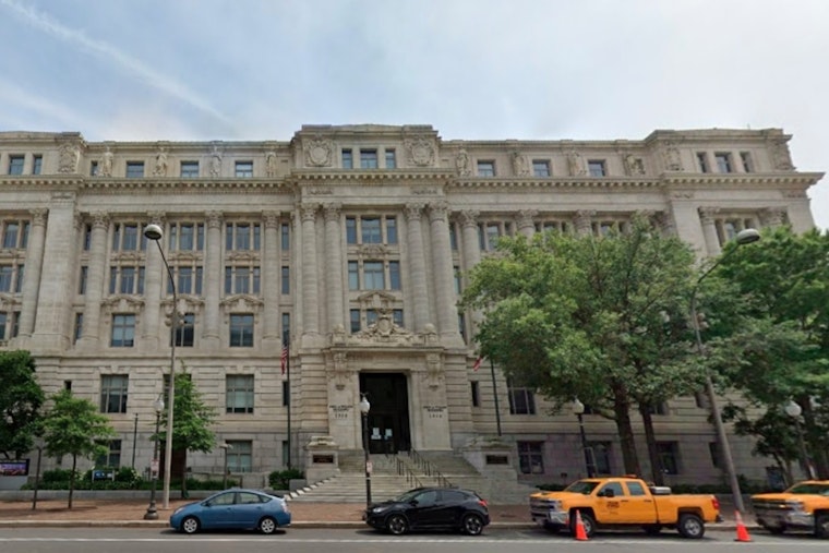 DC Council Adopts New Residential Protest Regulations and Overrides Mayor's Veto to Support Circulator Employees